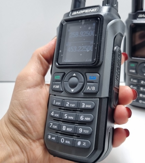 خرید فروش نمایندگی واکی تاکی قیمت بیسیم باوفنگ UV-21 Pro V2